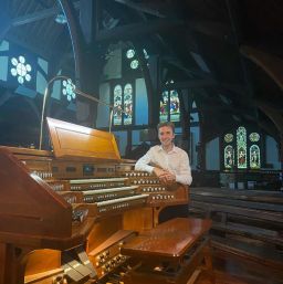 Daniel%20Photo%20Organ%203